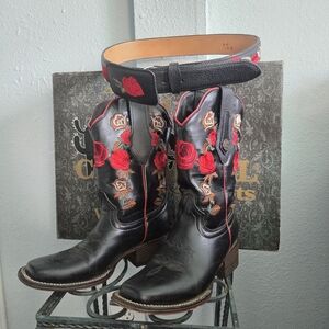 Western Red Rose Embroidered Boots With Matching Belt